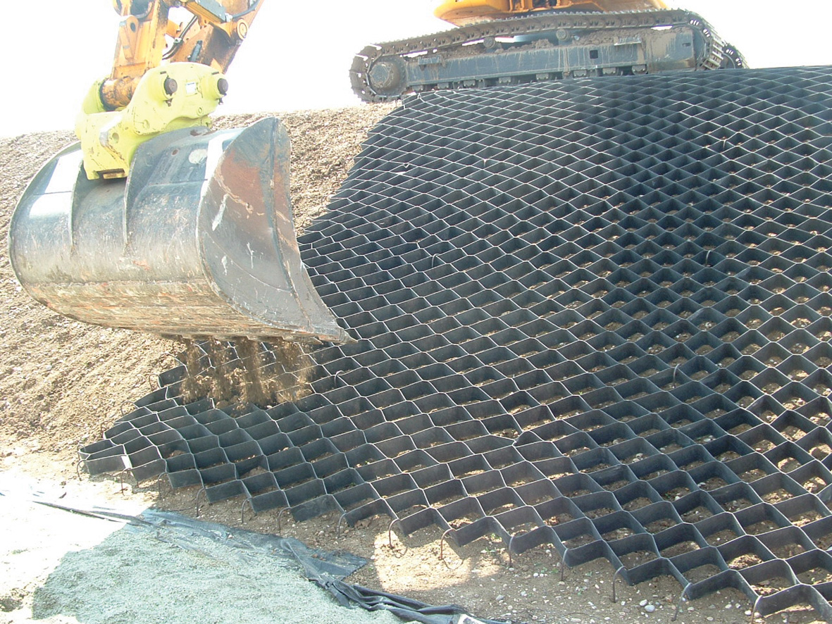 Plastic Geocell Material for Slope Erosion Control & Stabilization